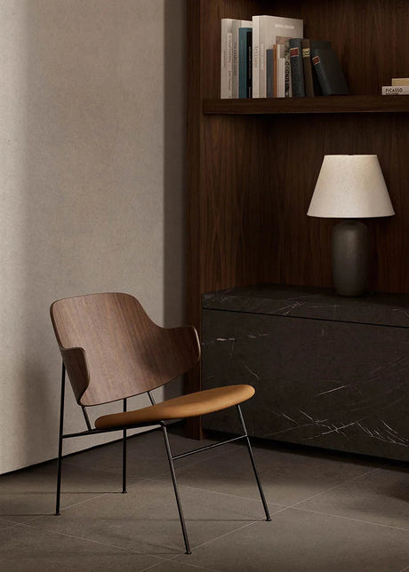 The Penguin Lounge Chair, Läder från Audo Copenhagen - Walnut / Dakar 0250 - Jacobsen Plus