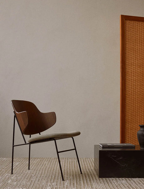 The Penguin Lounge Chair, Stoppad från Audo Copenhagen - Walnut / Re-wool 218 - Jacobsen Plus