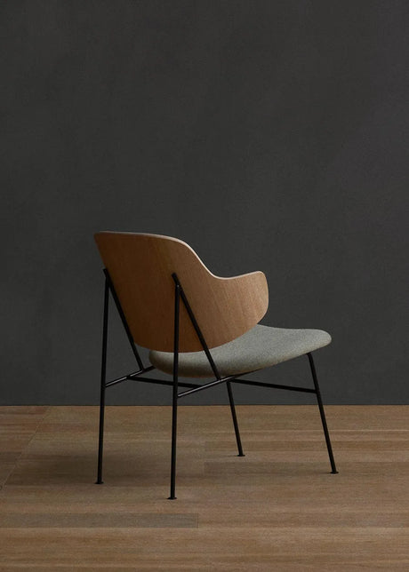 The Penguin Lounge Chair, Stoppad från Audo Copenhagen - Walnut / Re-wool 218 - Jacobsen Plus