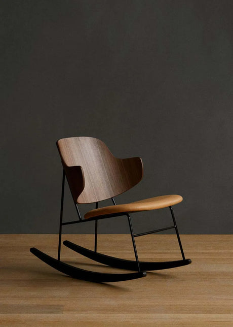 The Penguin Rocking Chair, Läder från Audo Copenhagen - Walnut / Dakar 0250 - Jacobsen Plus