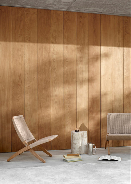 Loungeset för utomhusbruk i teak med 1 BM5868 sidobord och 2 Cuba Outdoor stolar i Sesame från Carl Hansen & Søn - 2 - Jacobsen Plus