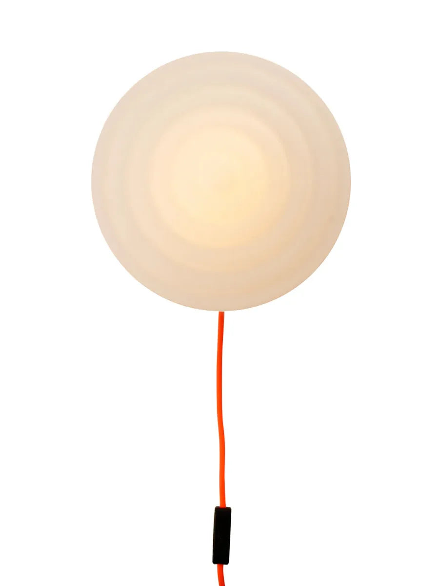 Whipped vägglampa, lysande orange från LEO Objects - 1 - Jacobsen Plus