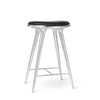 High Stool, aluminium, svart Ultra-läder, 69 cm låg barstol från Mater