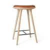 High Stool, mattlackad ek, Nuance Walnut-läder, 74 cm, hög barstol från Mater