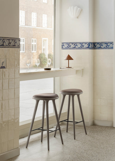 High Stool, grå bok, Nuance Burned Grey läder, 74 cm, hög barstol från Mater - 2 - Jacobsen Plus