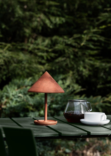 Terra portabel bordslampa från Mater - Coffee Waste Rost Red - Jacobsen Plus