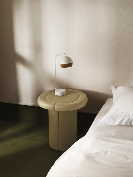 Alder sidobord från Mater - Sand - Jacobsen Plus