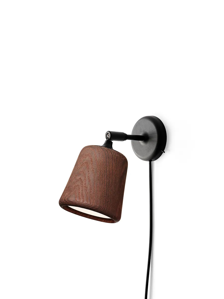 Material vägglampa från New Works - Rökt eg - Jacobsen Plus