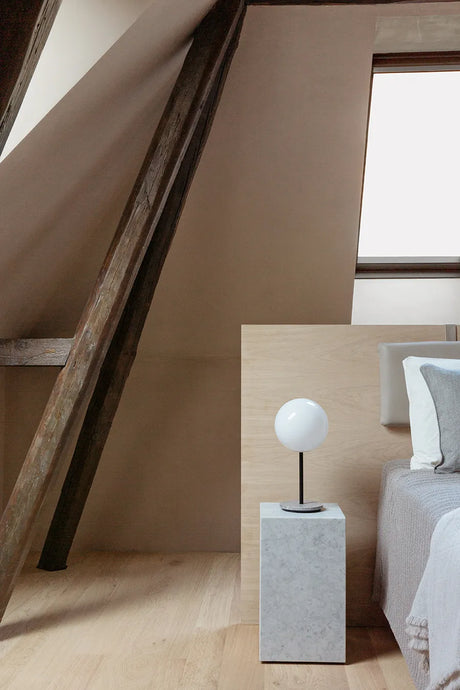 Plinth Tall Vit Carrara marmor från Audo Copenhagen - 5 - Jacobsen Plus