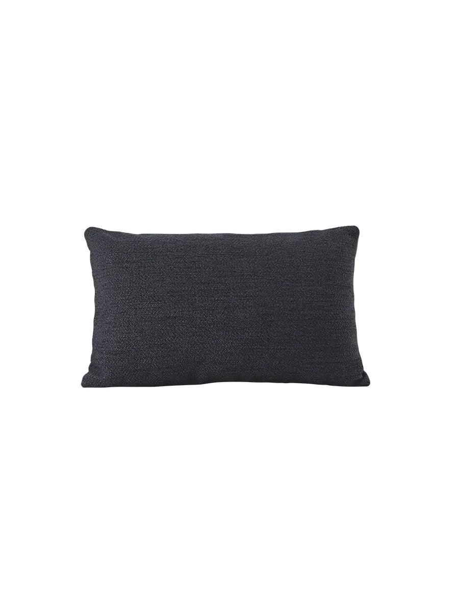 Mingle Kudde, 35 x 55 cm från Muuto - Midnight blue - Jacobsen Plus