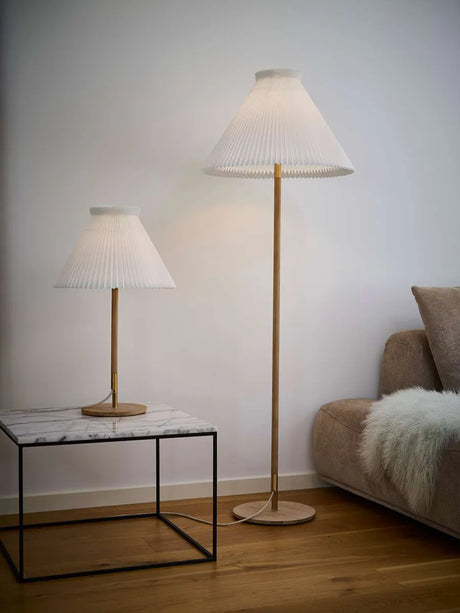 Model 328 Bordslampa, ek från Le Klint - 3 - Jacobsen Plus
