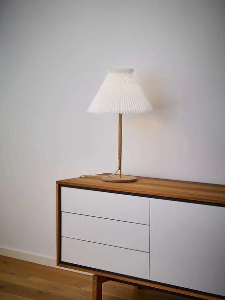 Model 328 Bordslampa, ek från Le Klint - 2 - Jacobsen Plus