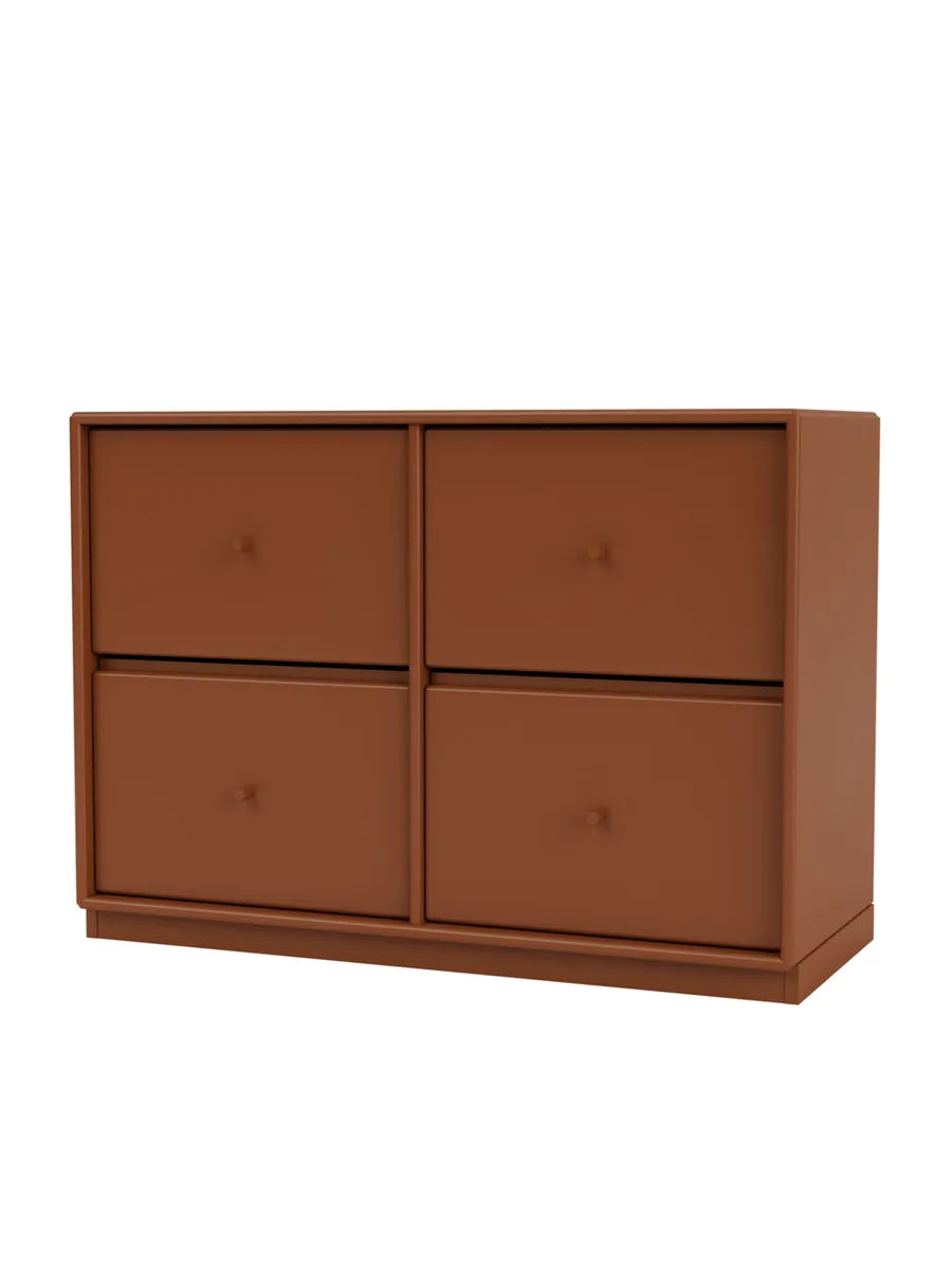 4124 Byrå inkl. sockel från Montana - Hazelnut / Sokkel 3 cm - Jacobsen Plus
