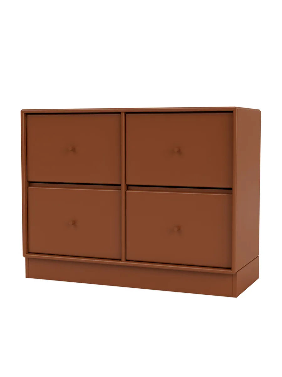 4124 Byrå inkl. sockel från Montana - Hazelnut / Sokkel 7 cm - Jacobsen Plus