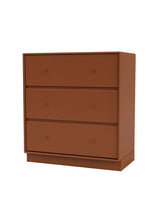 Carry Byrå inkl. sockel från Montana - Hazelnut / Sokkel 7 cm - Jacobsen Plus