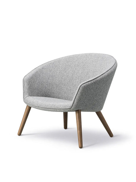 Ditzel Lounge Chair från Fredericia Furniture - Stofgruppe 1 / Ek lak - Jacobsen Plus