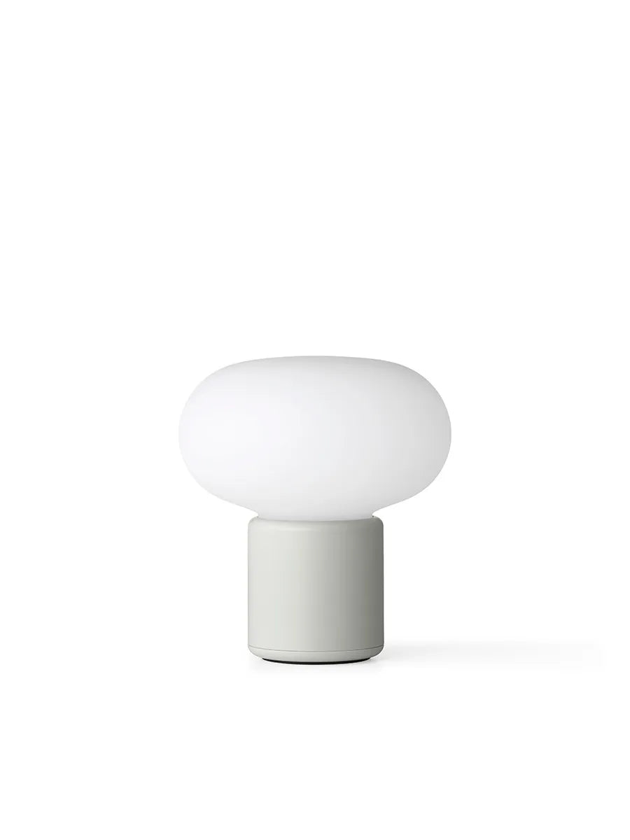 Karl-Johan portabel bordslampa, ljusgrå från New Works