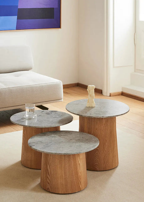 Niveau soffbord Ø 61 cm från Fredericia Furniture - Tundra Grey / Ask olieret / 33 cm - Jacobsen Plus
