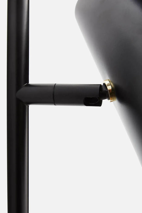 Cono vägglampa från Woud - 3 - Jacobsen Plus