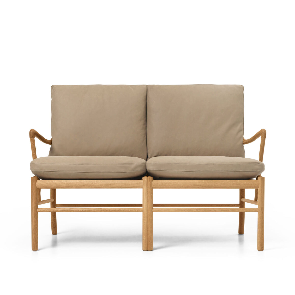 OW149-2 Colonial Soffa i oljad ek, Terra-läder av Ole Wanscher - Terra Marble 20366 - Jacobsen Plus