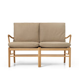 OW149-2 Colonial Soffa i oljad ek, Terra-läder av Ole Wanscher - Terra Marble 20366 - Jacobsen Plus