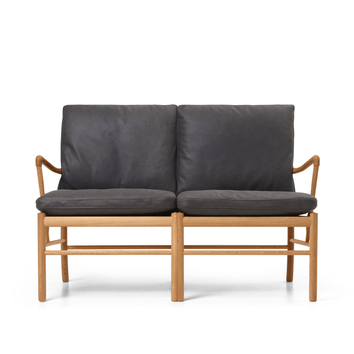 OW149-2 Colonial Soffa i oljad ek, Terra-läder av Ole Wanscher - Terra Raku 20367 - Jacobsen Plus
