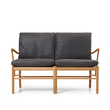 OW149-2 Colonial Soffa i oljad ek, Terra-läder av Ole Wanscher - Terra Raku 20367 - Jacobsen Plus
