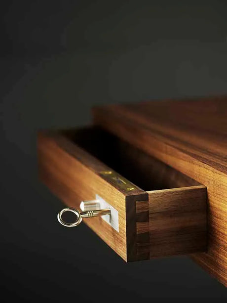 CH110 Skrivbord av Hans J. Wegner - Ek / Lak - Jacobsen Plus