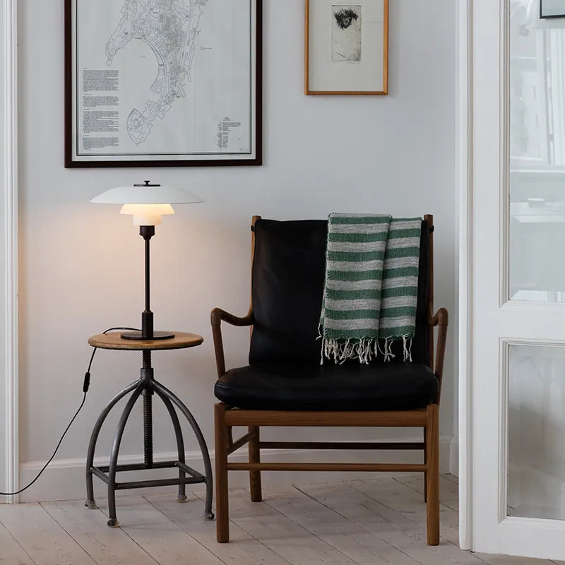 PH 3½-2½ bordslampa, vit av Poul Henningsen