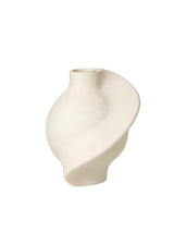 Pirout Vas 01, keramik från Louise Roe - Raw White - Jacobsen Plus