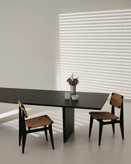 Private Matbord, 320x100 cm från GUBI - Light Stained Oak - Jacobsen Plus