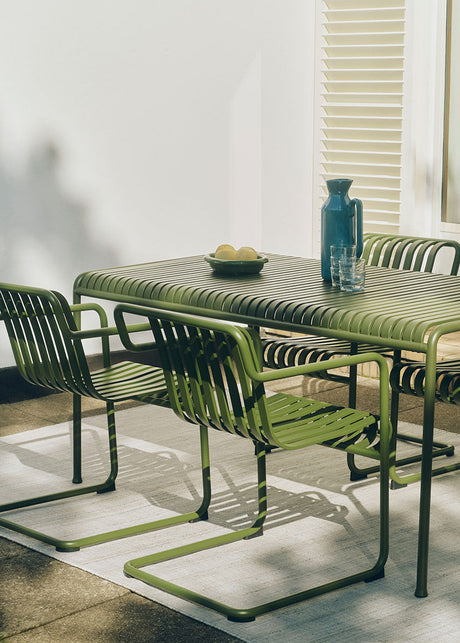 Palissade Cantilever matstol med armstöd från Hay - Olive - Jacobsen Plus
