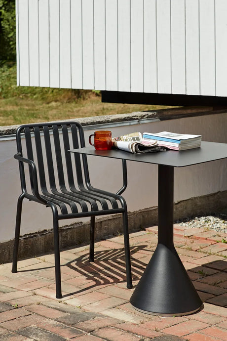 Palissade Cone-bord från HAY - L: 65 x B: 65 x H:74 cm / Anthracite - Jacobsen Plus