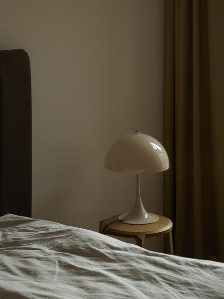 Panthella 320 bordslampa, opal av Verner Panton - Opal White - Jacobsen Plus