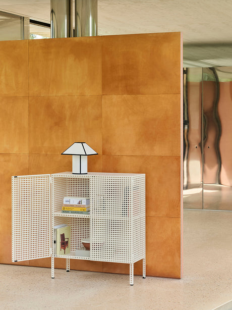 Perforated Cabinet, golv, Medium från Hay - Eggshell - Jacobsen Plus