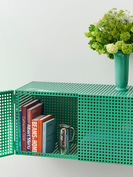 Perforated Cabinet Wall från HAY - Mjuk jade - Jacobsen Plus