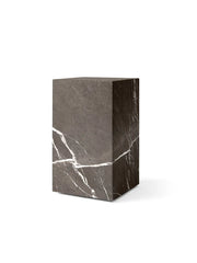 Plinth Tall Grå Kendzo marmor från Audo Copenhagen