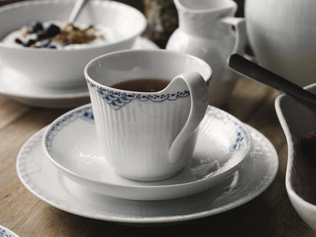Royal Copenhagen Prinsessa, kopp med hög hank och underfat 25 cl - 2 - Jacobsen Plus
