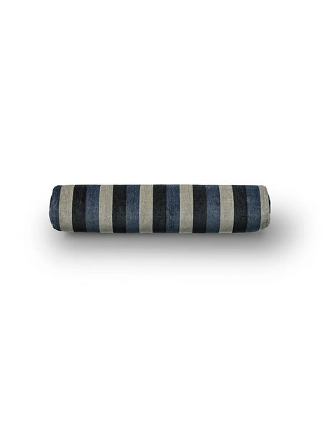 Ember Pyjamas Pillow, Ø15x74 från Eilersen - L01 - Jacobsen Plus