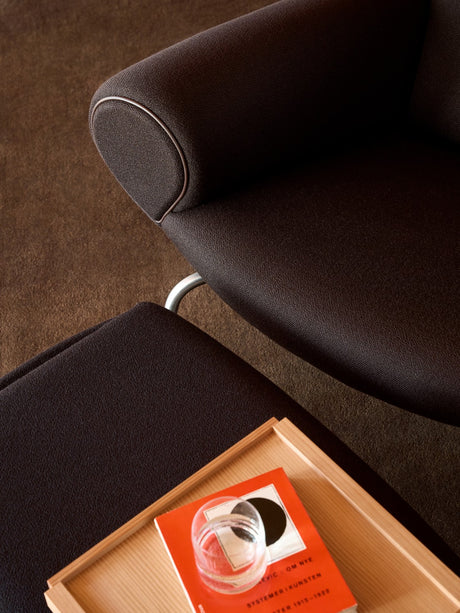 Queen Chair inkl. pall i Vidar 386 med passpoal i Max 96-läder av Hans J. Wegner - 4 - Jacobsen Plus
