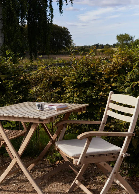 Skagerak Selandia Set, 2 armstolar och bord 75 från Fritz Hansen - 2 - Jacobsen Plus