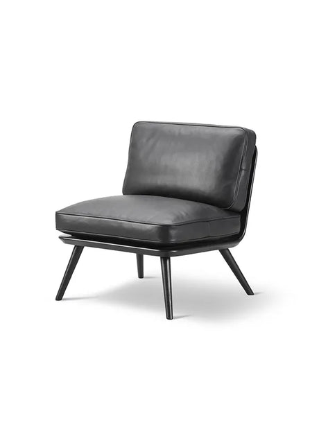 Spine Lounge Chair Petit från Fredericia Furniture - Stofgruppe 0 / Lackerad eg - Jacobsen Plus