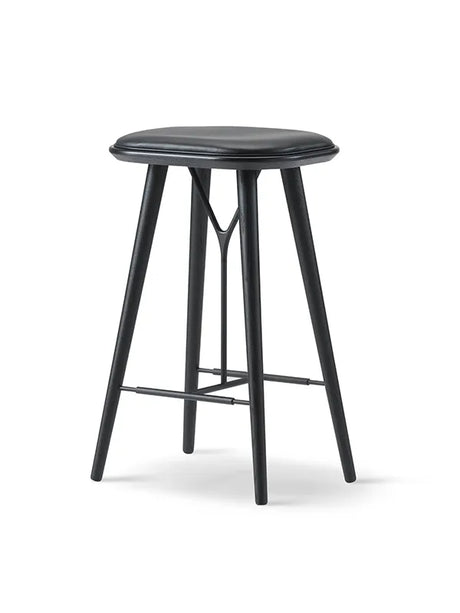 Spine Stool från Fredericia Furniture - Stofgruppe 1 / Ek lak - Jacobsen Plus