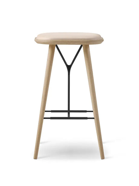 Spine Stool från Fredericia Furniture - Stofgruppe 1 / Ek lak - Jacobsen Plus