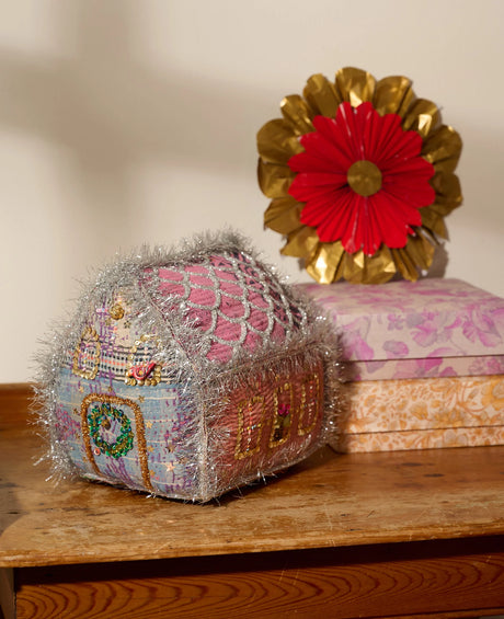 Gingerbread House - Pepparkakshus Stor från Sissel Edelbo - 2 - Jacobsen Plus