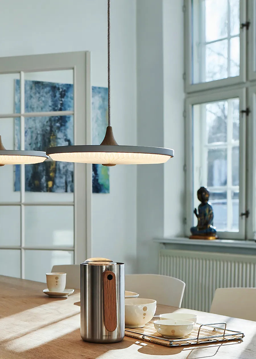Soleil pendel liten, ljus ek, pappersskärm från Le Klint - 2 - Jacobsen Plus