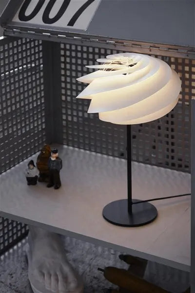 Swirl bordslampa från Le Klint - 2 - Jacobsen Plus