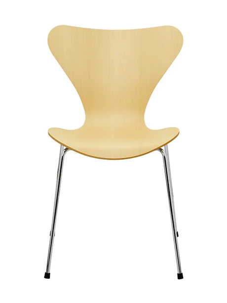 3107 Serie 7 Stol, naturfanér av Arne Jacobsen - Valnöt - Jacobsen Plus
