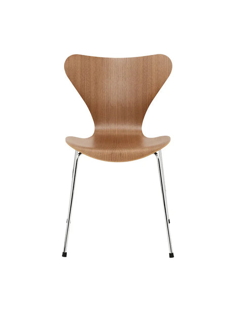 3107 Serie 7 Stol, naturfanér av Arne Jacobsen - Valnöt - Jacobsen Plus