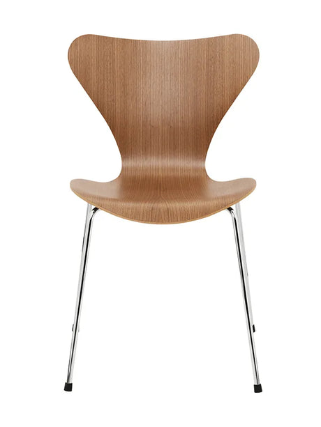 3107 Serie 7 Stol, naturfanér av Arne Jacobsen - Valnöt - Jacobsen Plus